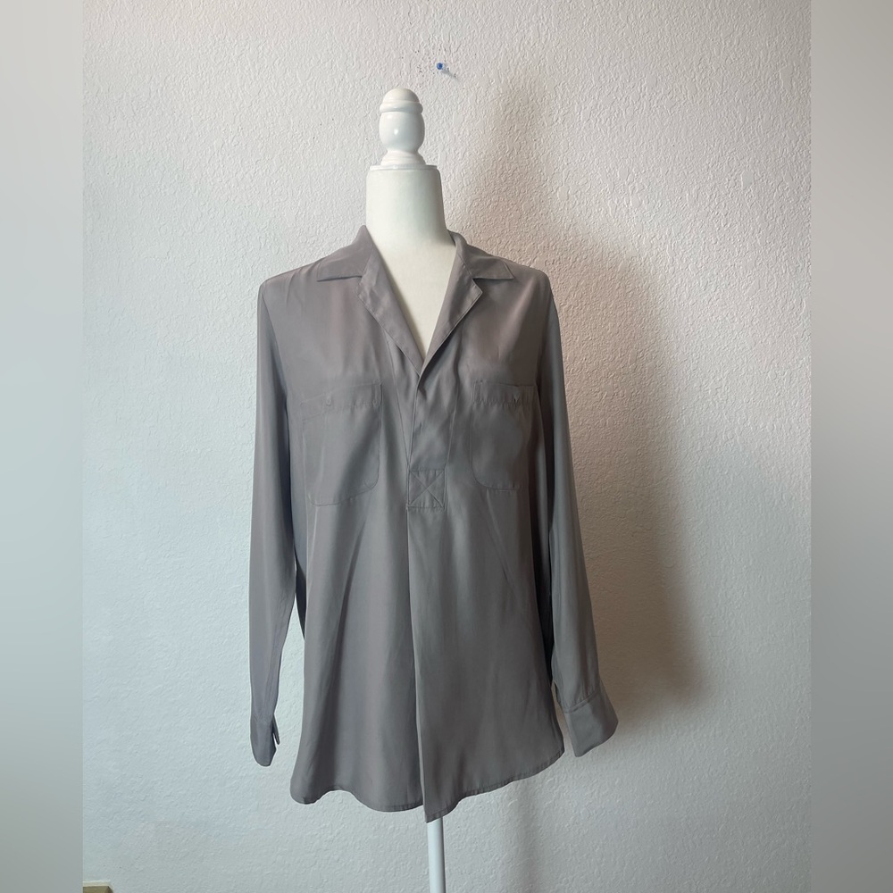 Vince 100% silk pullover V neck shirts size M